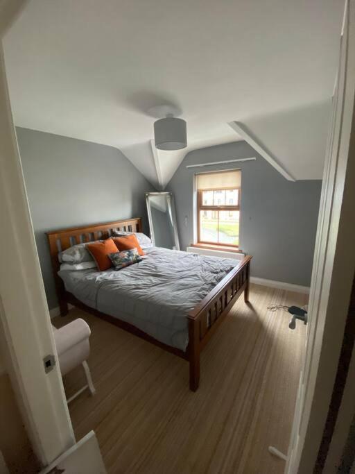 Cheerful 4-Bed Townhouse In Centre Of Newcastle Villa Newcastle  Buitenkant foto