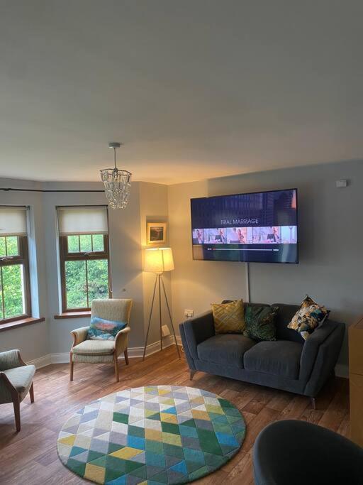 Cheerful 4-Bed Townhouse In Centre Of Newcastle Villa Newcastle  Buitenkant foto