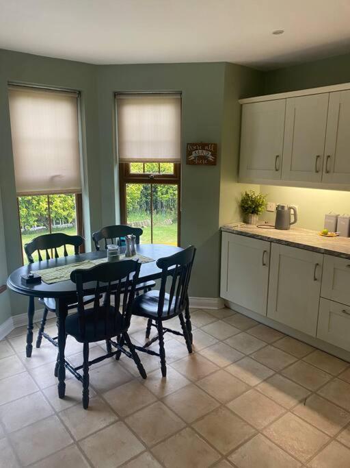 Cheerful 4-Bed Townhouse In Centre Of Newcastle Villa Newcastle  Buitenkant foto