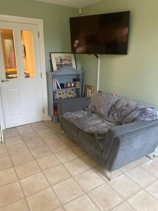 Cheerful 4-Bed Townhouse In Centre Of Newcastle Villa Newcastle  Buitenkant foto