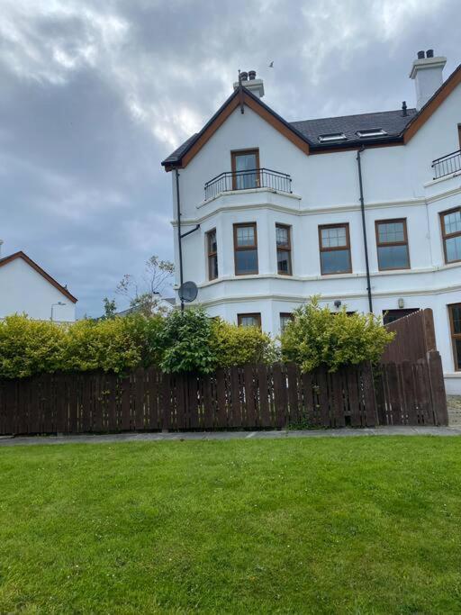 Cheerful 4-Bed Townhouse In Centre Of Newcastle Villa Newcastle  Buitenkant foto