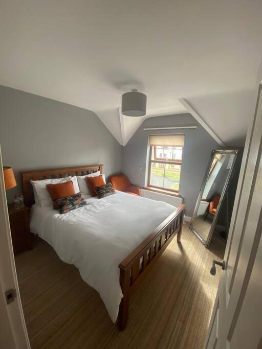 Cheerful 4-Bed Townhouse In Centre Of Newcastle Villa Newcastle  Buitenkant foto